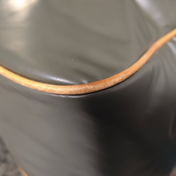 Hunting World Natural Leather Duffle Bag **RARE FIND!!** (AUTHENTIC) - Picture 10 of 16